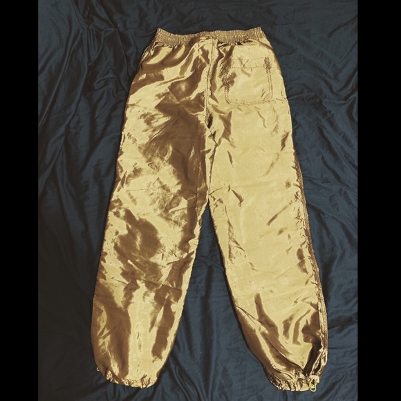 ⚡️SOLD⚡️ Green reflective joggers - Picture 2 of 2